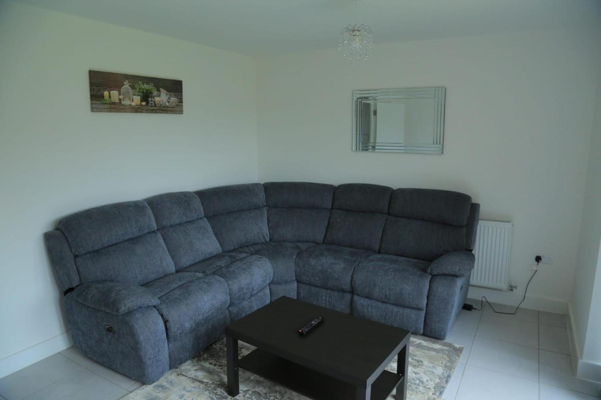 Beautiful New Family Home Leeds  Buitenkant foto